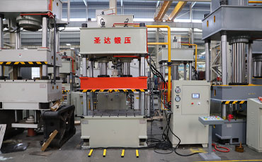 200噸四柱液壓機有多重？