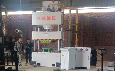 不銹鋼水箱加工設(shè)備有哪些？